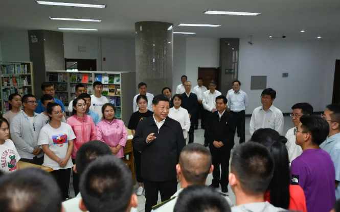 習(xí)近平：主題教育要實實在在，不能上下忽悠
