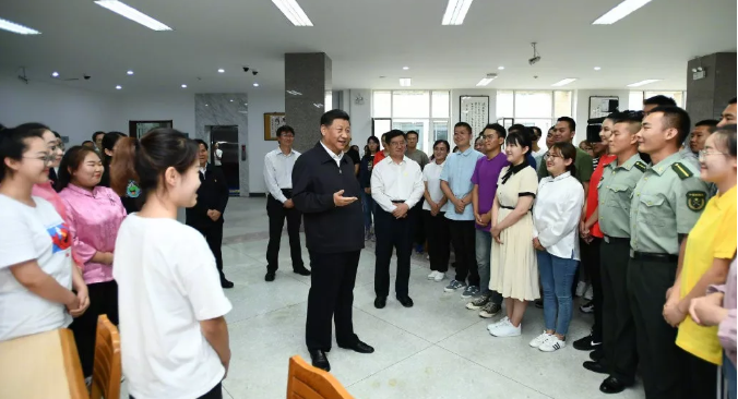 習(xí)近平：主題教育要實實在在，不能上下忽悠